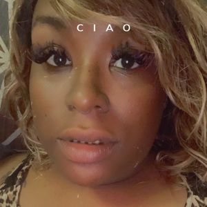 Meet your Posher, Bee